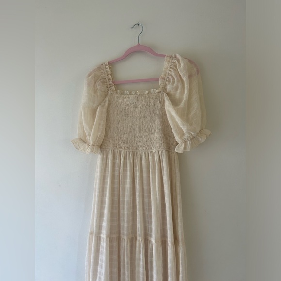 Moon River Cream Smocked Puff-Sleeve Tiered Maxi Dress - Picture 4 of 14